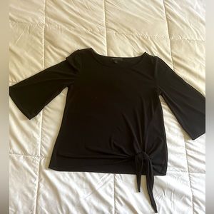 Black Banana Republic house with side knot